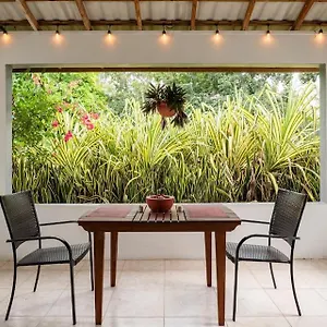 Ancella's Garden Apartment-beach-5min Drive, 1 Hr Montego Bay, 25 Mins Ocho Rios, Continental Breakfast Jamaica