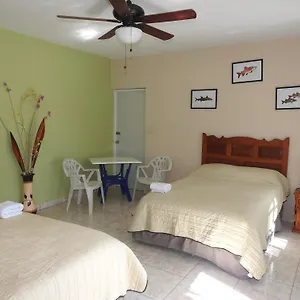 Gasthuis Palapas De, Punta Allen